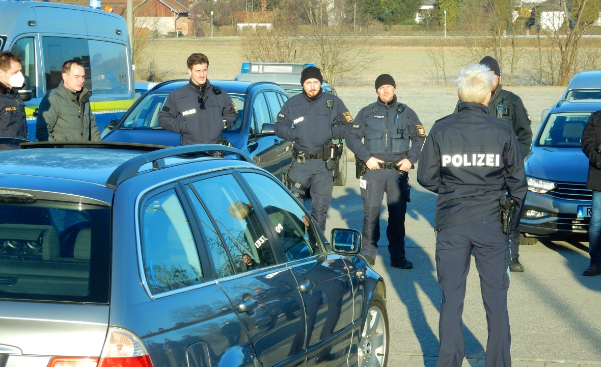 Polizei Suchaktion Greifvögel | © Christian Stierstorfer